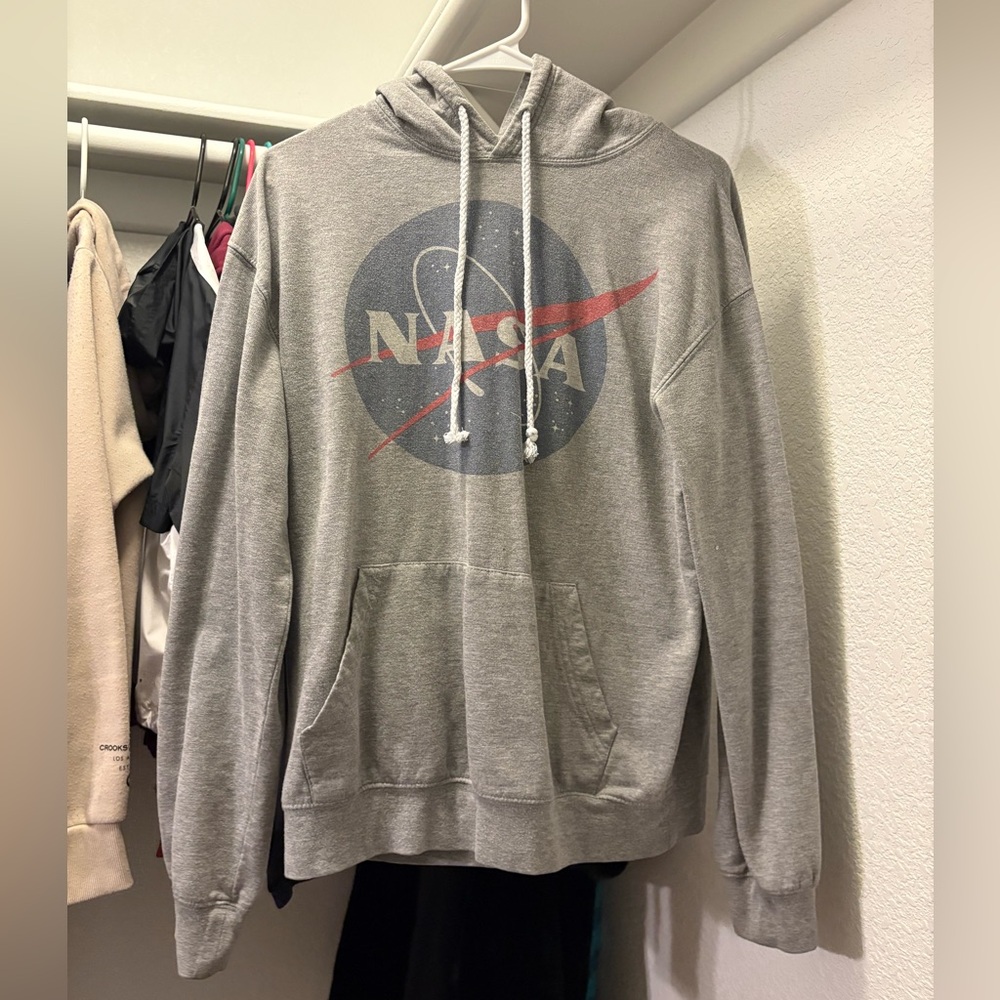 NASA Gray Hoodie – Unisex Fit (Size tag worn off but fits like a Medium)